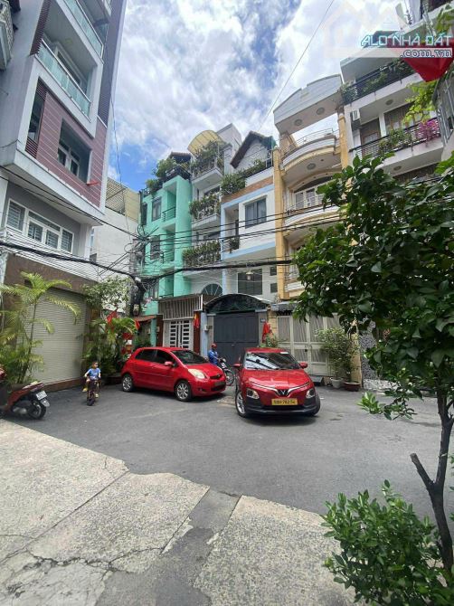 Bán Nhà Đường Nguyễn Cảnh Chân Quận 1.DT:4,72 x 18m.Giá 17,9 tỷ
