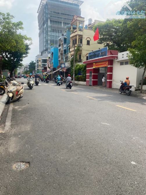 NHÀ NGANG KHỦNG 6M!!! HẺM ÔTÔ ĐỖ NGÀY ĐÊM TRẦN NHÂN TÔN, QUẬN 10, 58M2, 3 TẦNG, NHỈNH 5 TỶ