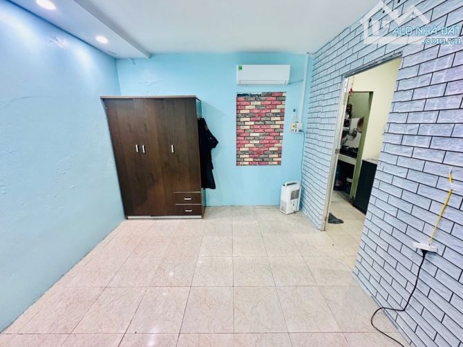bán nhà cổ nhuế   khu vực phát triển nhanh gần ô tô tránh - trường học cấp 1,2  cổ nhuế