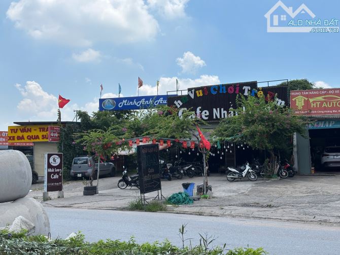 Cho thuê 1000m2 phố Trần Điền - Hoàng Mai - xây dựng 800m2 - có điều hòa - vỉa hè rộng