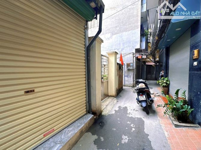 bán nhà Chùa Láng, Lô góc 128m², C4, 23.7 tỷ, Đống Đa, Cách mặt phố Huỳnh Thúc Kháng 30m
