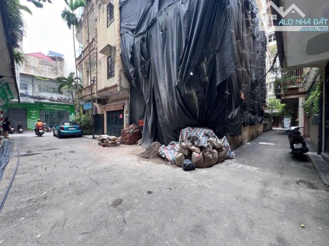 ĐỐNG ĐA – NHÀ PHÂN LÔ LÔ GÓC – 40M² – 7 TẦNG THANG MÁY – KHU VIP TRẦN QUANG DIỆU – 23 TỶ