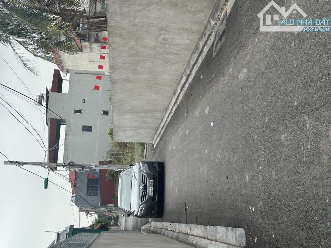 50m nguyên khê cách 100m ra đường lê hữu tựu - đường thông trục kinh doanh ô tô ngủ ở đất