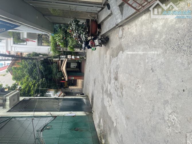 BÁN NHÀ TRUNG TÂM QUẬN THANH XUÂN – 8 TẦNG – MẶT TIỀN 7,5M – THANG MÁY – DÒNG TIỀN 100TR/T
