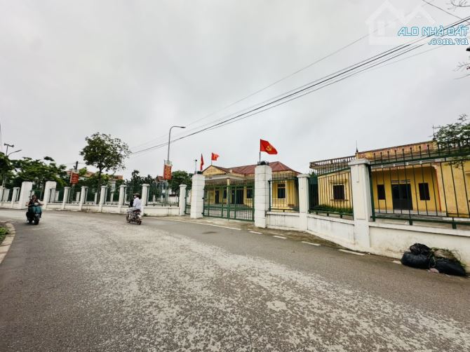 Ô TÔ TẢI VÀO ĐẤT, Ở SƯỚNG - ĐT TIỀM NĂNG TĂNG GIÁ CAO - TRỤC CHÍNH ĐƯỜNG TO BỰ - SỔ ĐẸP
