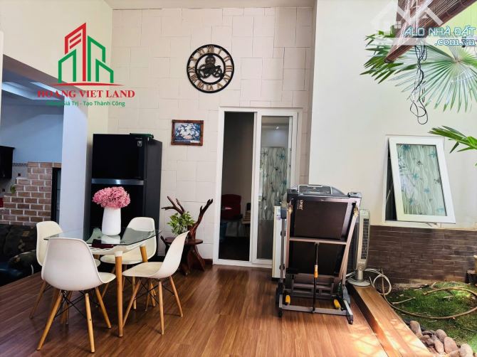 Nhà C4 mặt tiền Tuệ Tĩnh - đoạn đầu gần giao Lê Duẩn. dT 10x24m - TC 100m2