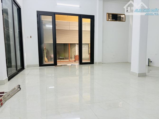 BÁN NHÀ PHỐ KHƯƠNG TRUNG.40 M.13,5 TỶ.KONH DOANH .CÁCH ĐƯỜNG LỚN 10 M