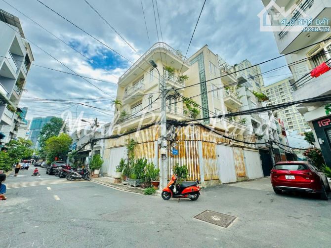 Nhà đẹp Nguyễn Thị Thập - Sát Phú Mỹ Hưng - xe hơi tránh - 4 tầng BTCT - 5m x 28m - SHR