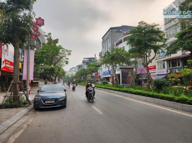 BÁN TOÀ NHÀ DÒNG TIỀN LÔ GÓC SIÊU ĐẸP PHỐ LẠC LONG QUÂN-TÂY HỒ  DT 71M2 MT 8M-GIÁ 23.5 TỶ