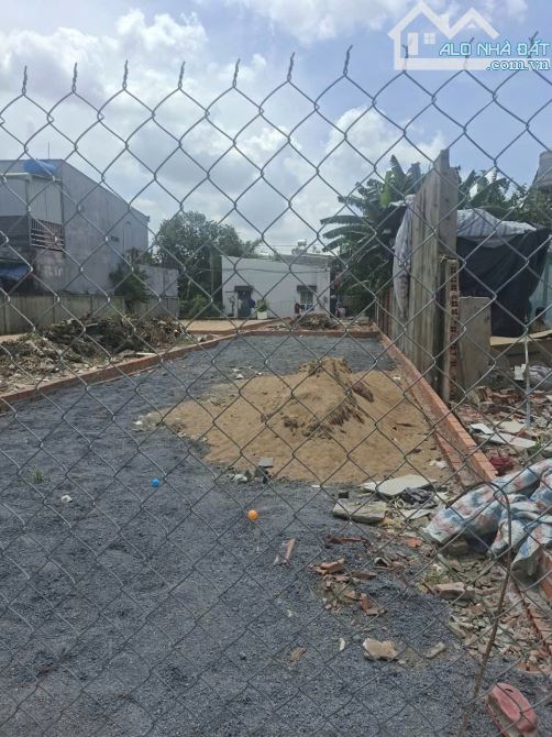 Cần bán lôđất đẹpđể về quê 5*19 m gần ngãba Đông Quang đg xe tải Giá 3tỷ 400tr