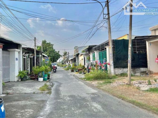 Dì 3 bán bún bò cần thanh toán miếng đất 170m² full thổ cư xã Tân Thạnh Đông Củ Chi