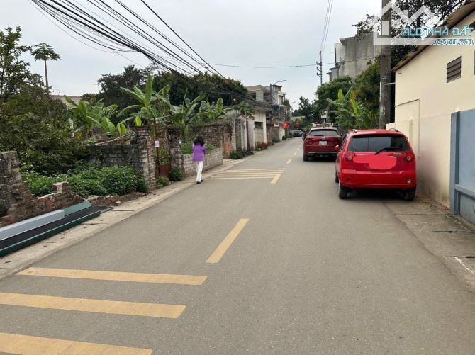 Bán 50m2 đất tại trục chính Đồi Tường, Trung Sơn Trầm, cách QL21 và chợ 200m, giá hơn 2 tỷ