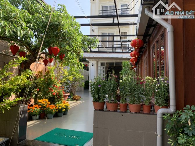 Cần bán Biệt thự nghỉ dưỡng 2 mặt tiền 13PN full nội thất – Phan Chu Trinh – 500m² – 45 tỷ