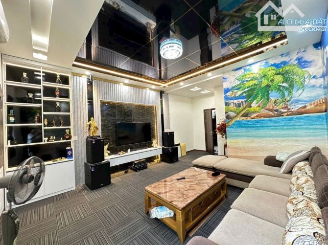 Bán căn hoàn thiện có thang máy Hoàng Huy Mall , DT 78m , mt 5m giá bán 13,2 tỷ