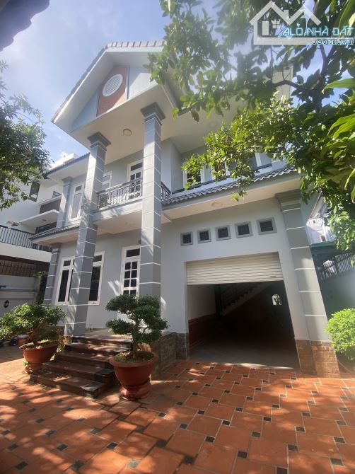 BÁN BIỆT THỰ KIÊN CỐ KHU BIỆT THỰ CAO CẤP 250M2