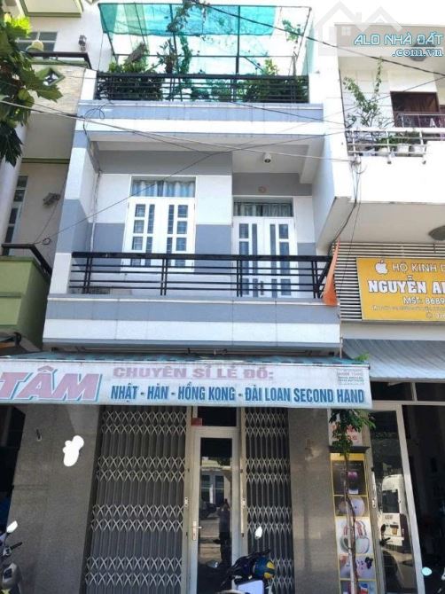 Hot! Nhà 3 lầu kiên cố 60m2 mặt 4m trục đường Âu Cơ 13m khu Bàn Cờ Nha Trang giá tốt 7,6 t