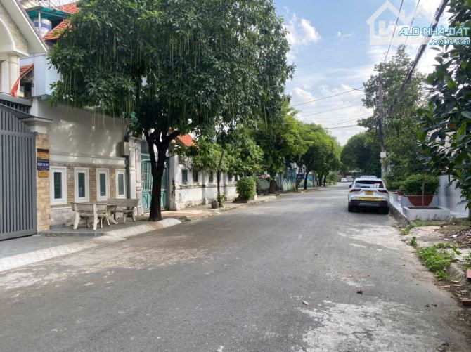 Bán 3400m2  phương Linh Trung giá 70 tỷ