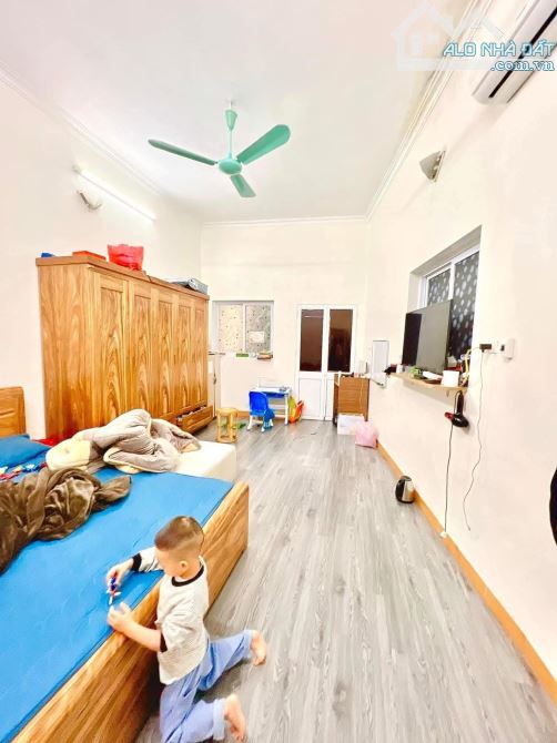 Văn Hương, 46m, 3ngủ, Lô góc, Nhà đẹp ở ngay, Ngõ thông, Giá tốt, Sổ nở hậu, Hàng hiếm, Rẻ