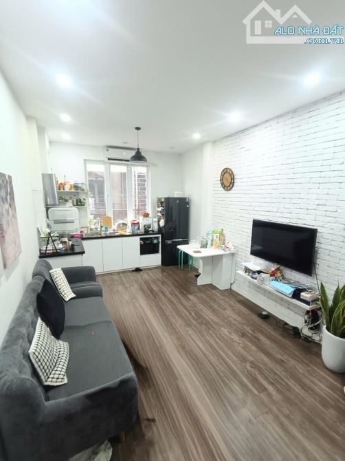 Nhà phố Kim Mã, Kinh Doanh, Gần Phố, 25m , 4 tầng.