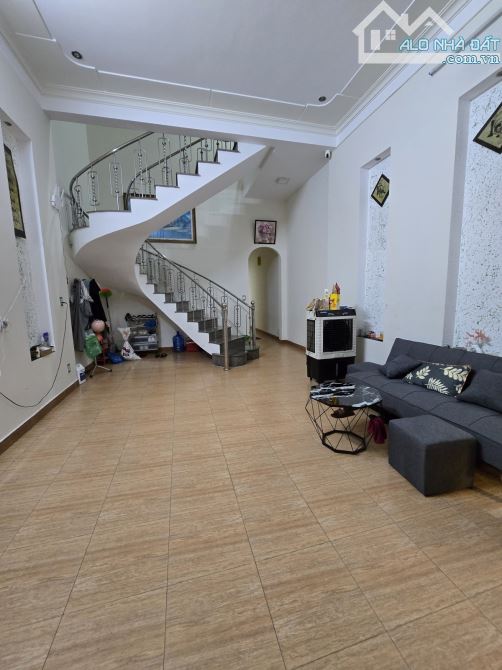 🏡 BÁN NHÀ MẶT TIỀN ĐƯỜNG - GẦN BIỂN NGUYỄN TẤT THÀNH - HIỆN ĐANG CHO THUÊ ỔN ĐỊNH