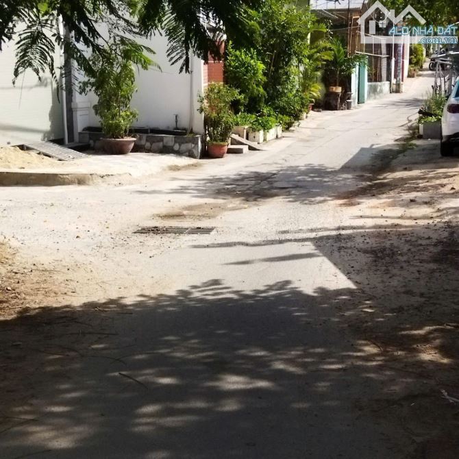 BÁN NHÀ 2 MẶT TIỀN 6 TẦNG 1 TUM ĐANG CHO THUÊ FUll 12 PHÒNG PHƯỚC HẢI NHA TRANG