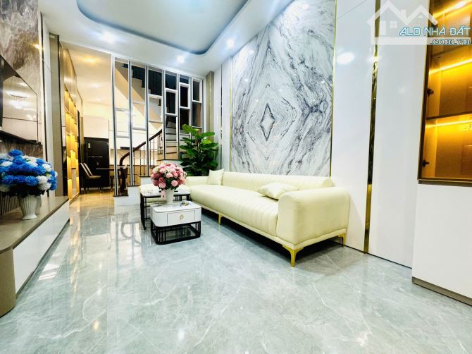 Cho thuê nhà Minh Khai, Hai Bà Trưng - Nhà mới tinh, Full nội thất ở luôn