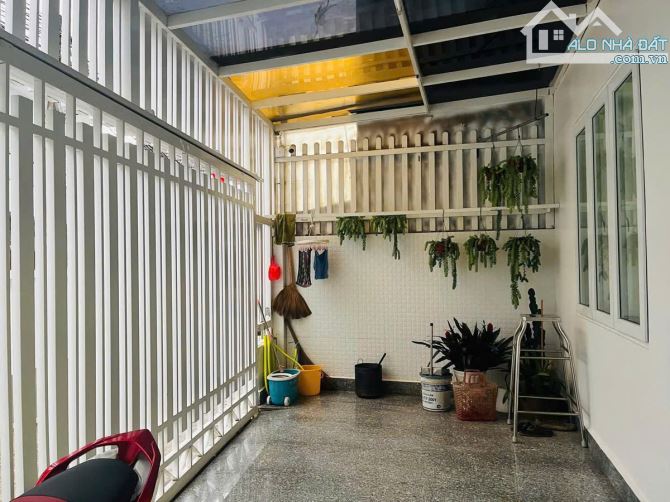 NHÀ HẺM ÔTÔ ĐƯỜNG BẠCH ĐẰNG 170M2 NGANG 12M CÓ 4PN ĐẦY ĐỦ CÔNG NĂNG CÁCH CHỢ 1,2KM -8,5 TỶ