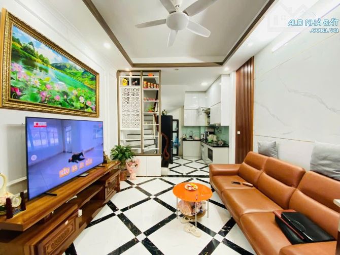 Nhà Đẹp Trung Tâm Quận Thanh Xuân, Phố Tô Vĩnh Diện, Dt 31m2 X 5 Tầng, Mt 3,6m.