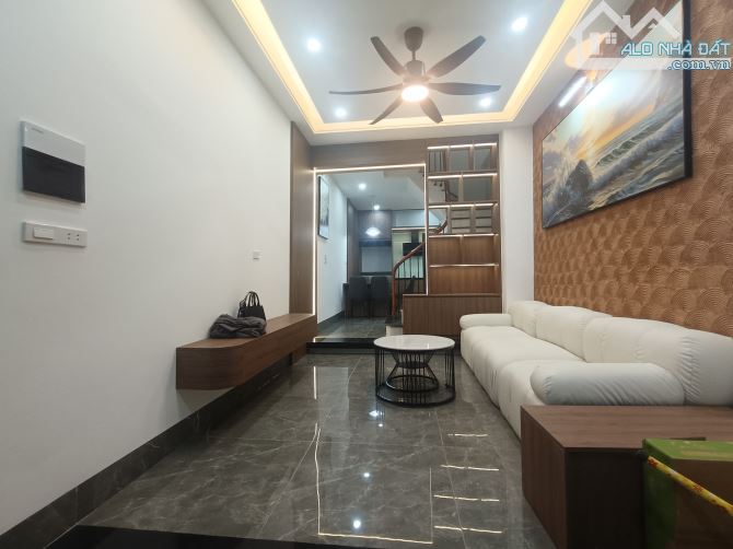 Bán nhà Thanh Nhàn 38m 5 tầng giá chỉ 8.8 tỷ
