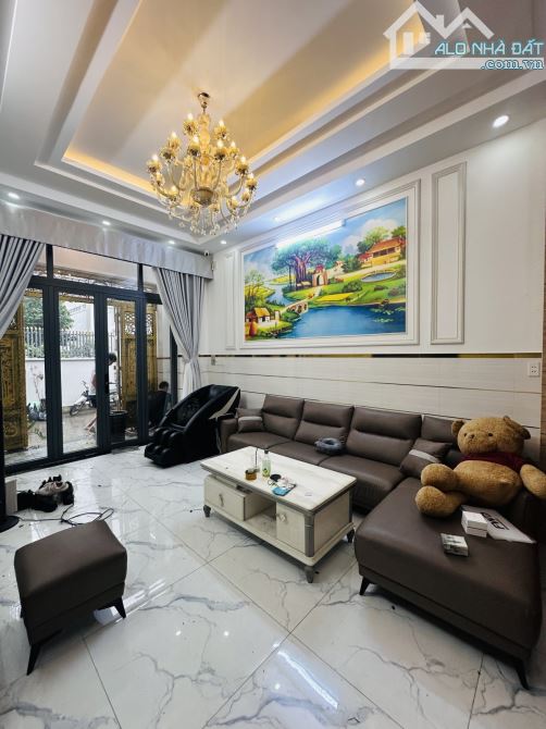 👉 BÁN NHÀ B TÂN NHÀ ĐẸP FULL NỘI THẤT – 2 SÂN THƯỢNG – MẶT  LIÊN KHU 5-6 🌟
