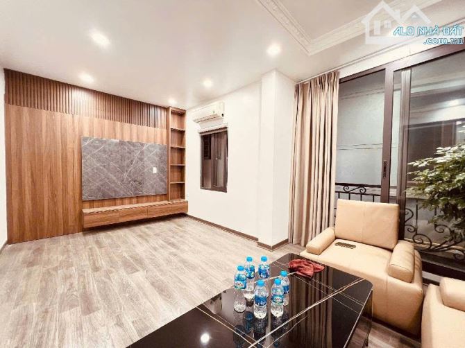 NHÀ ĐẸP THỊNH HÀO-ĐỐNG ĐA 6 TẦNG- - NGÕ THÔNG - LÔ GÓC- 15M RA Ô TÔ