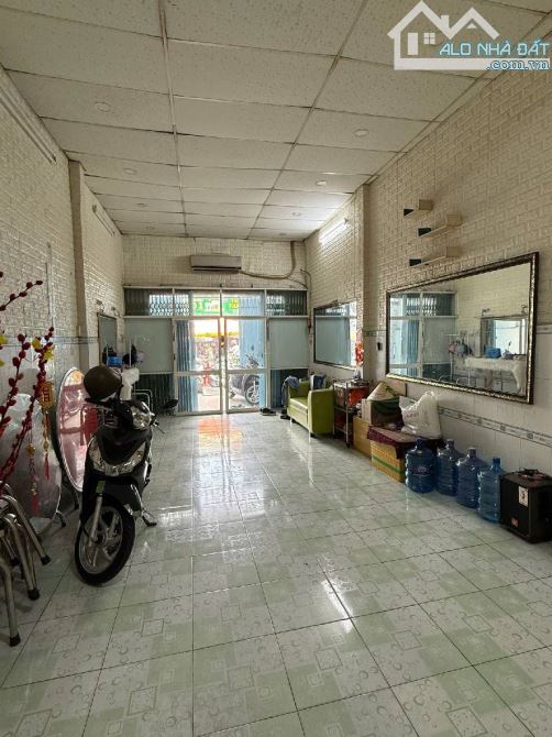 Nhà 3 Tầng Vị Trí Đẹp - 86M2 - 11.7 Tỷ TL - MẶT TIỀN Giáp Tên Lửa - Kinh Dương Vương