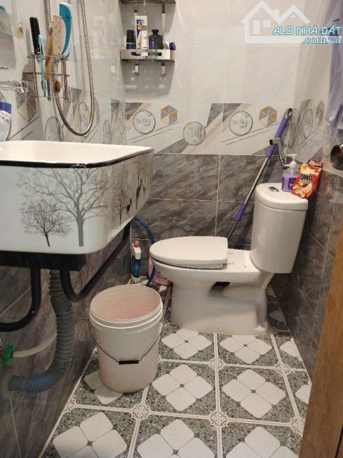 🏠 NHÀ 2 LẦU KIÊN CỐ – NHÀ MỚI ĐẸP NỘI THẤT CAO CẤP - CHỦ VỪA DERCO XONG và ĐANG Ở.