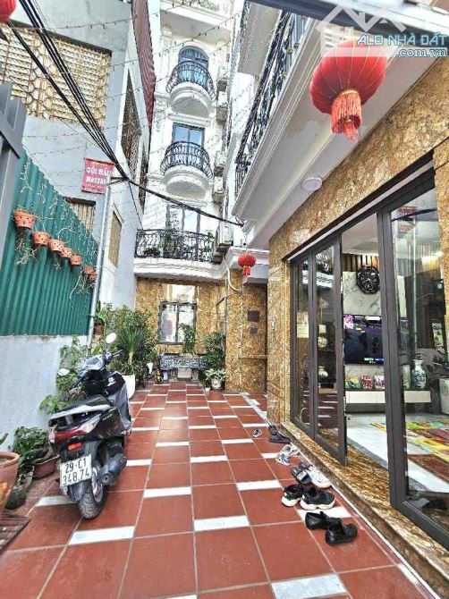O TO đỗ cổng, nhà đẹp Thanh Am - Long Biên 30m x mt 4m x 5T giá nhỉnh 5.x tỷ - hiếm