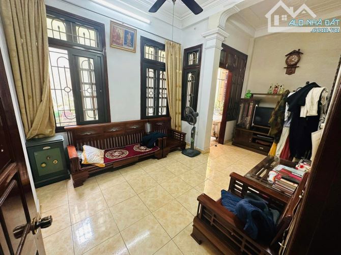 BÁN NHÀ TRẦN DUY HƯNG CẦU GIẤY PHÂN LÔ ÔTÔ ĐỖ CỬA TẶNG NỘI THẤT Ở NGAY DT40M 5T 15,5 TỶ