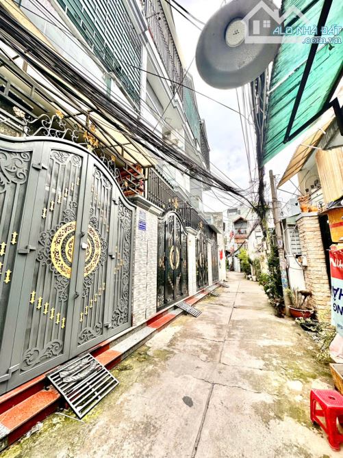 B.á.n nhà Hẻm Tám Danh Phường 4, Quận 8, 3 tầng, 4X15, 4.6 Tỷ Còn TL