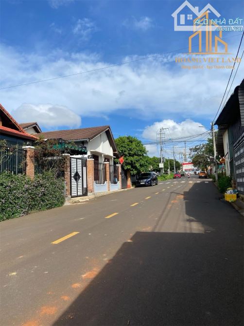 BÁN ĐẤT HẺM 192 NGUYỄN CHÍ THANH. DT: 9,7 x 19M. GIÁ: 7,2 TỶ
