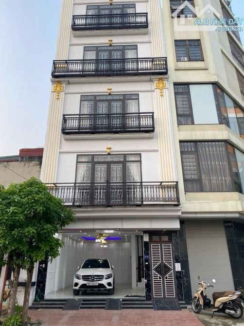 Lô góc Hoàng Đạo Thành, vỉa hè, ô tô tránh đỗ, KD 7T thang máy, MT 7m, gara, 65m2