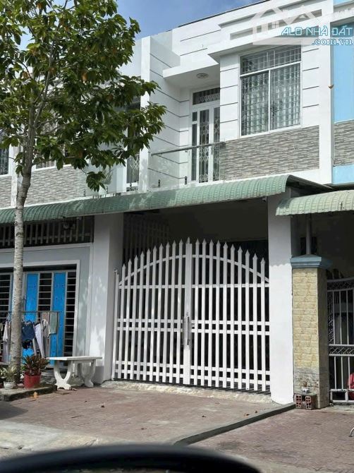 Tôi cần bán nhà 2 tầng mặt tiền đường 5m5 Mỹ An 1 , Phường Mỹ An , TP. Đà Nẵng ⭐⭐⭐⭐