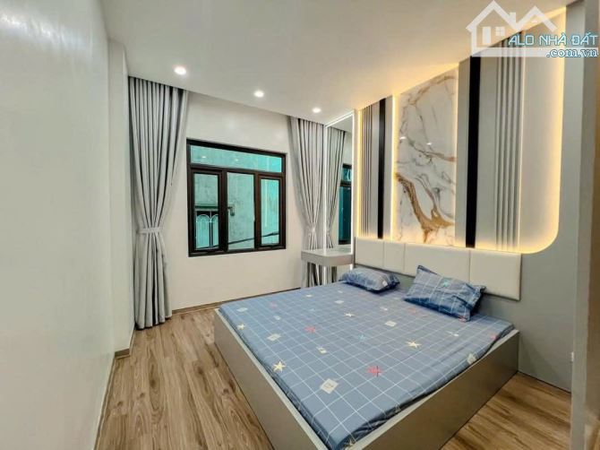 Hòa Bình 7 Minh Khai 40m 4 tầng, tặng lại  nội thất