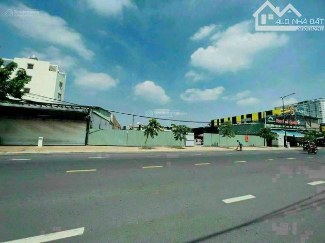 Bán đất mặt tiền đường Lê Trọng Tấn DT 30M X70M, CN 2300m2, giá 230 tỷ còn tl