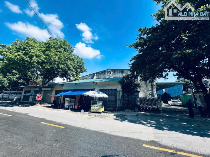 Cho thuê toàn bộ nhà máy,kho chứa hàng độc lập diện tích sử dụng ~ 1500m2 tại Ngọc Hồi