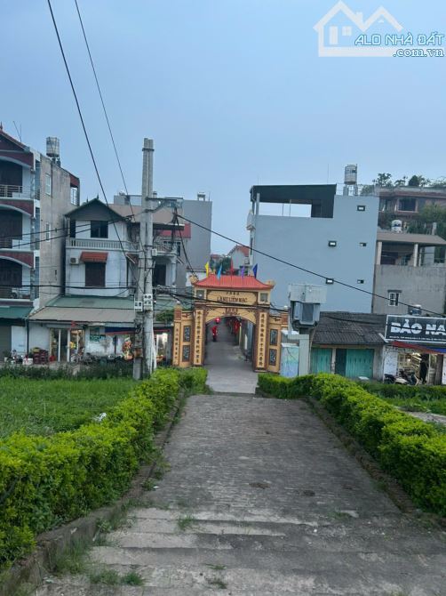Siêu phẩm Liên Mạc 140m2, 3 tầng cổ kính- Ô TÔ tránh- Kinh Doanh nhỉnh 11 tỷ