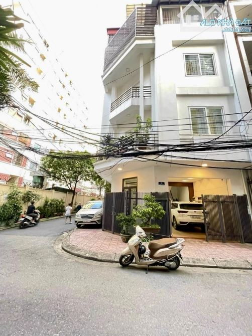 Phân lô xịn Hoàng Ngân, lô góc 2 mặt ô tô, thông vòng quanh, cho thuê 40tr/th, 74m*5T
