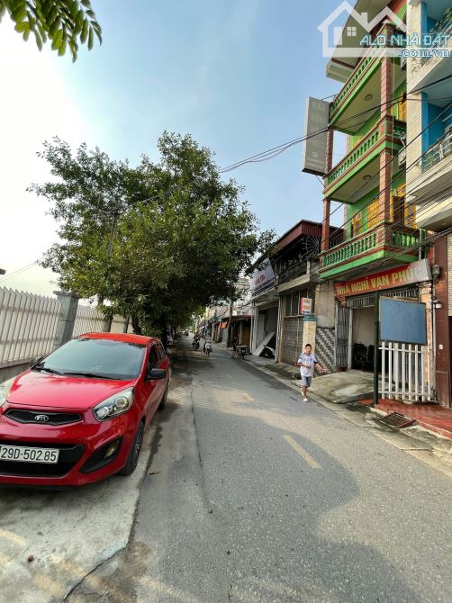 Nhỉnh 2 tỷ có Lô ĐẤT MẶT CHỢ - KINH DOANH, ĐƯỜNG NHỰA 12M
