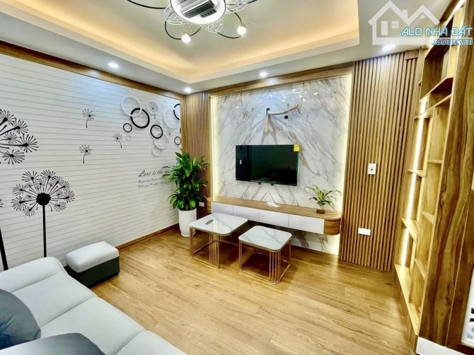 🚘 Bán nhà 4 tầng ô tô đỗ cửa Thịnh Liệt – Gần Giải Phóng, nội thất xịn – Giá 8.9 tỷ!