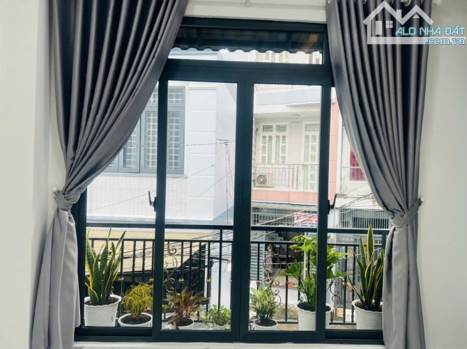SIÊU PHẨM NHÀ MỚI – TRUNG TÂM PHÚ NHUẬN – HẺM XE HƠI VÀO TẬN CỬA