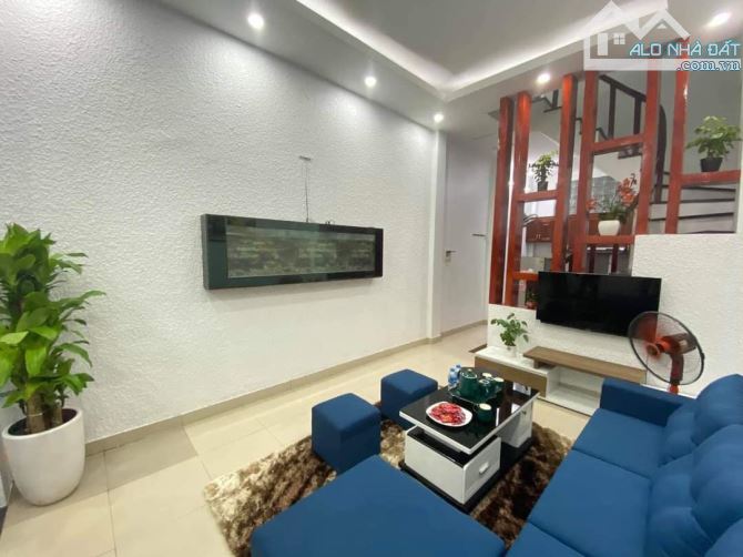 Chính chủ cần bán nhà Ngọc Hà nhỉnh 4 tỷ, đủ 3 ngủ, full nội thất, công năng, gần ô tô, ng