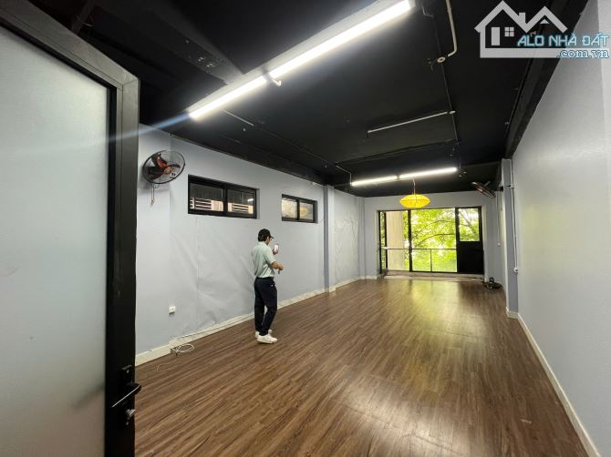 Cho thuê văn phòng Nguyễn Văn Lộc - Làng Việt Kiều Châu Âu, sàn 60 m2 như ảnh