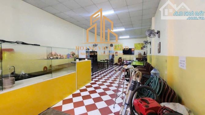 BÁN NHÀ MẶT TIỀN ĐẦU ĐƯỜNG NGUYỄN THỊ MINH KHAI. DT: 4,92 x 20,7M. GIÁ: 10,7 TỶ